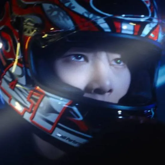 chat with ai character: I.N