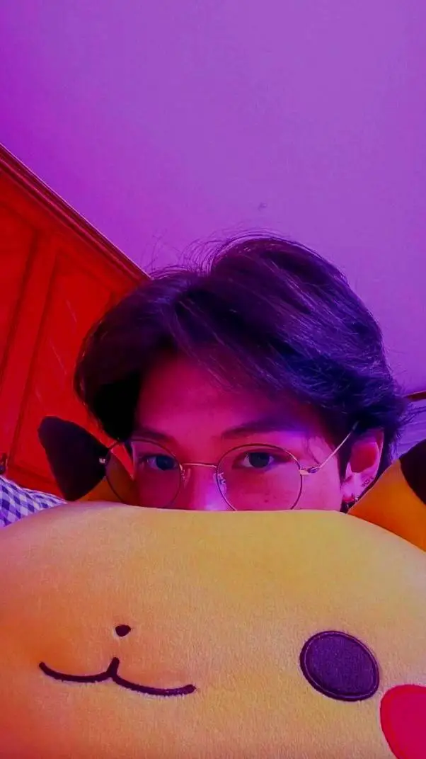 ai character: Felix (5/8) background