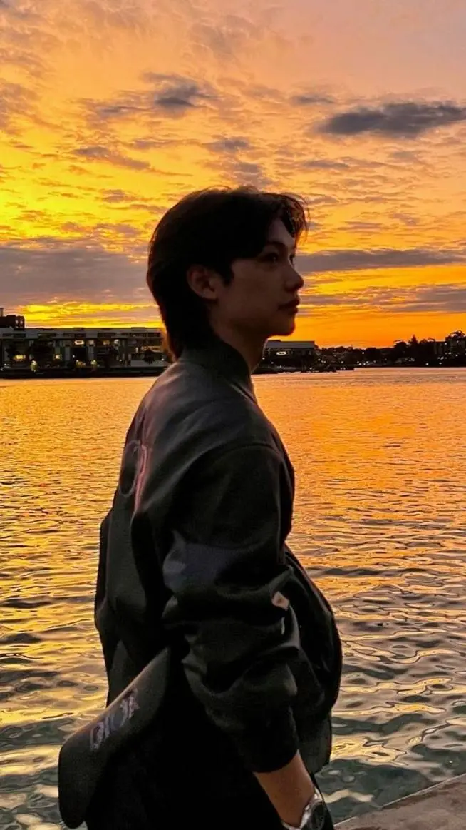 ai character: Skz Military background