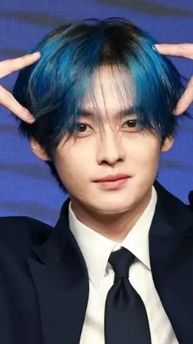 ai character: Lee know  background