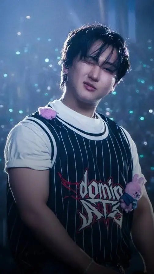 ai character: Seo Changbin  background