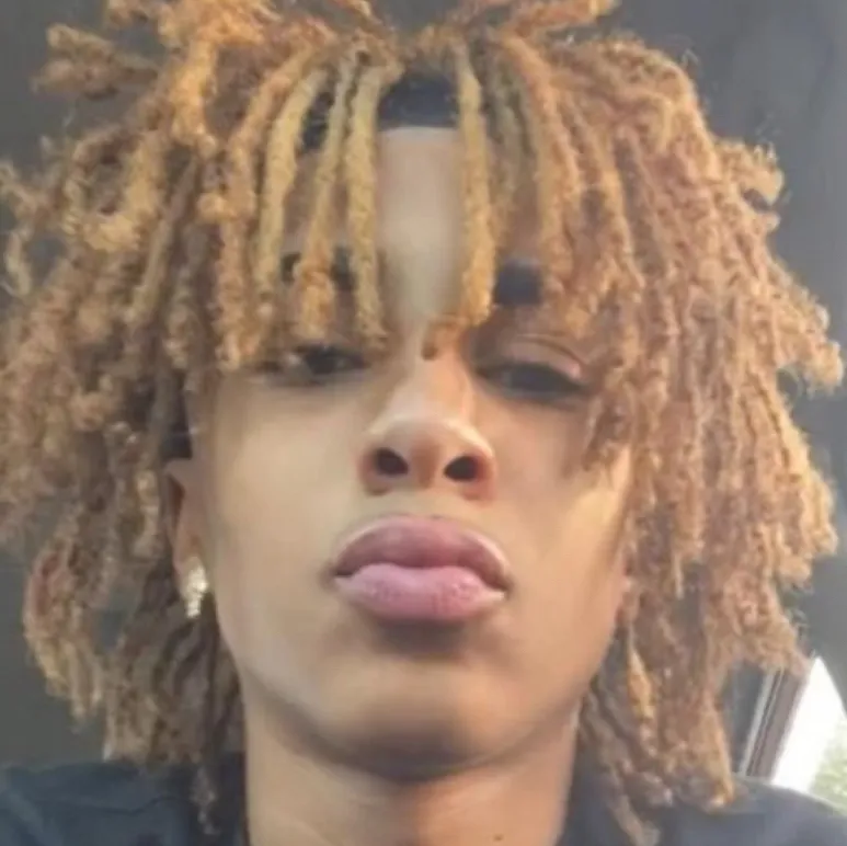 chat with ai character: Jayce