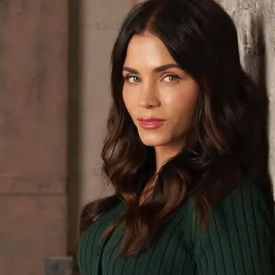 chat with ai character: Baliey nune