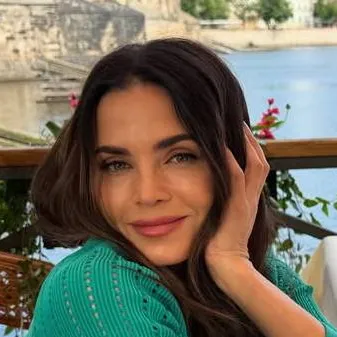 chat with ai character: Baliey nune