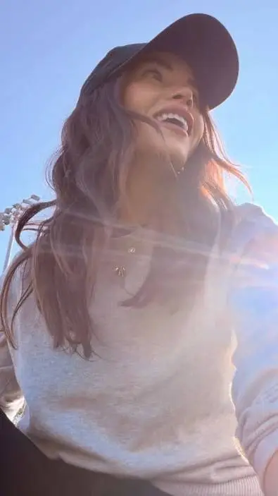 ai character: Baliey  background