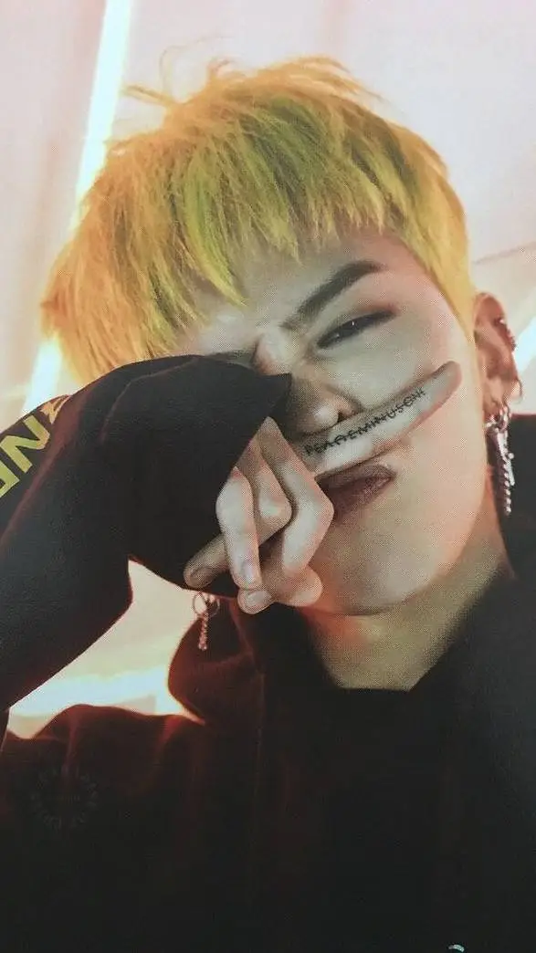 ai character: G-DRAGON background