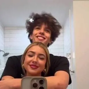 chat with ai character: Cesar