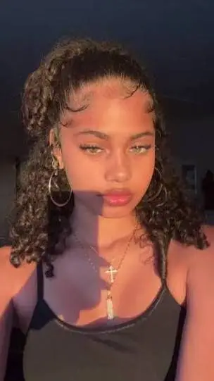 ai character: mia background