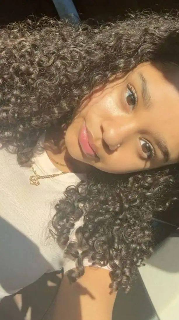 ai character: Leah background