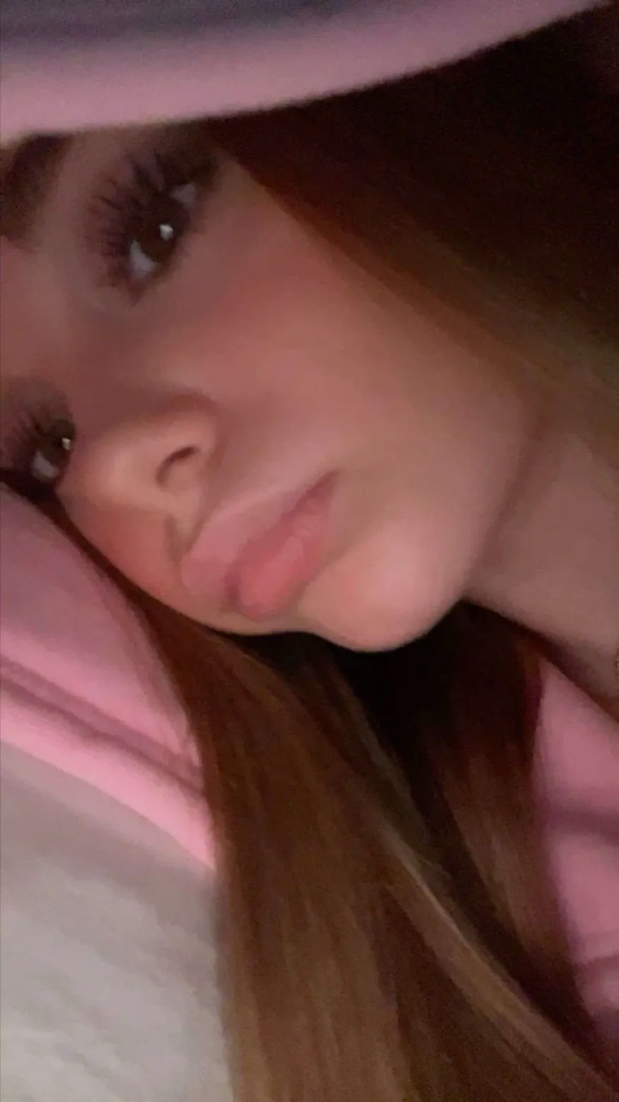 ai character: Harlow  background