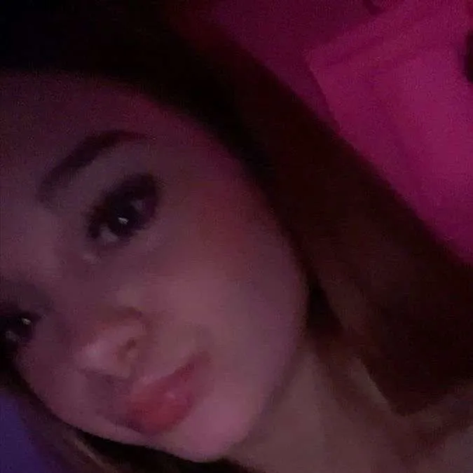 chat with ai character: Ava