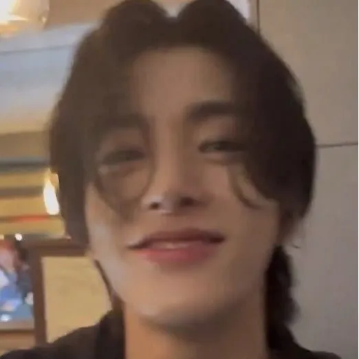 chat with ai character: _•Jake•_