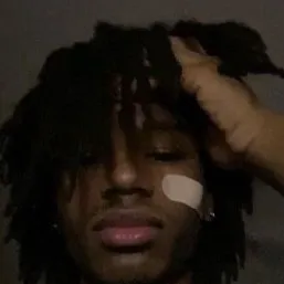 chat with ai character: Elijah