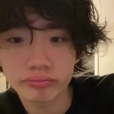 chat with ai character: Félix 