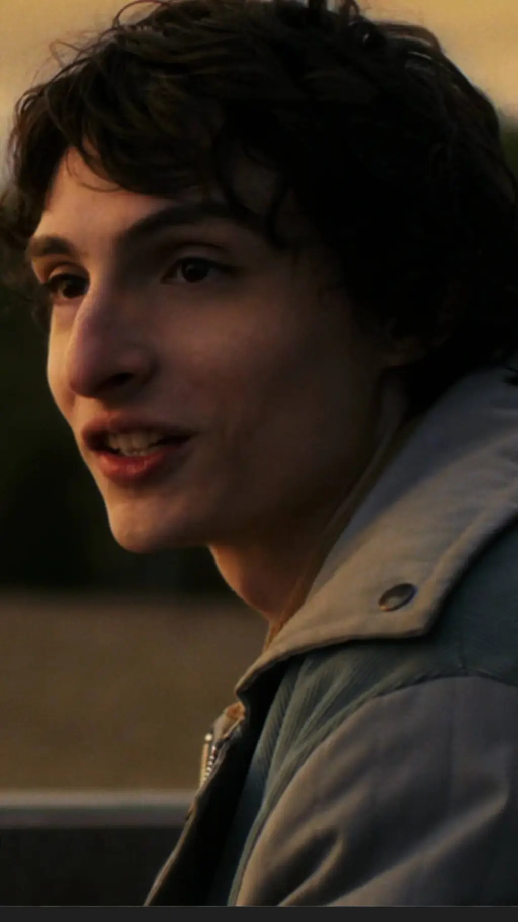 ai character: ᗰIKᗴ ᗯᕼᗴᗴᒪᗴᖇ background