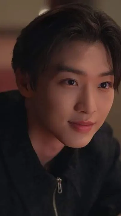 ai character: MinHo background
