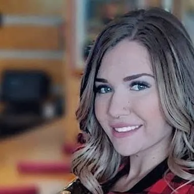 chat with ai character: Kenzie