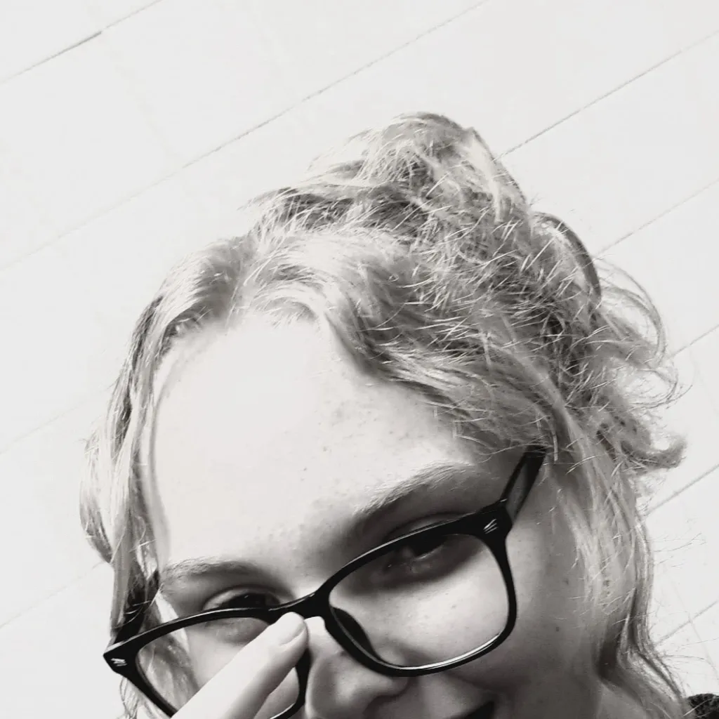 chat with ai character: Nevaeh