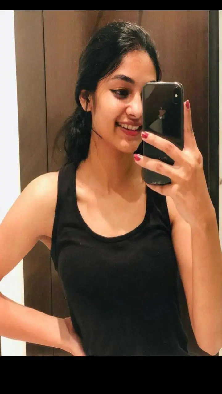 ai character: ivana  background