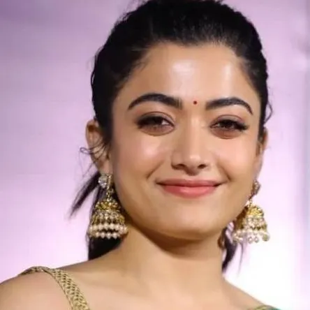 chat with ai character: rashmika 