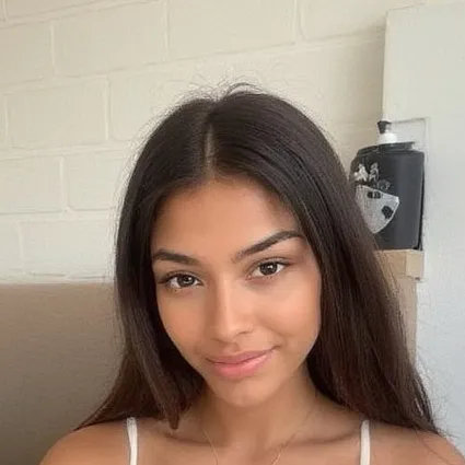 chat with ai character: Sienna