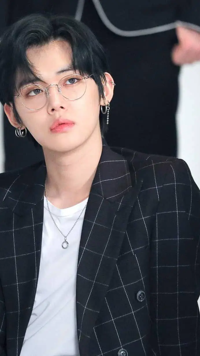 ai character: yeonjun background