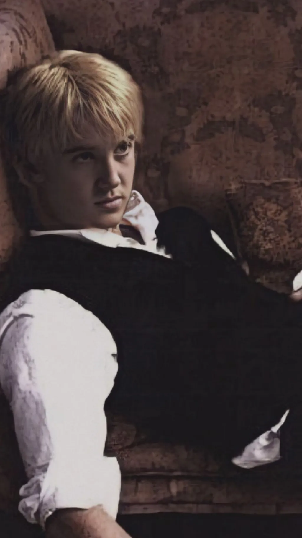 ai character: draco malfoy 🐍 background