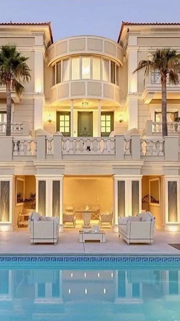 ai character: rich family background