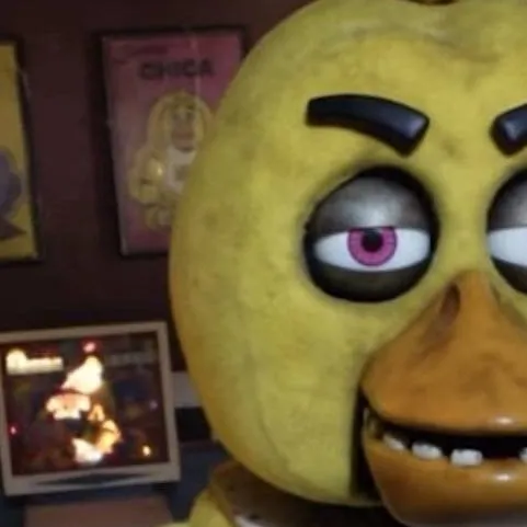 chat with ai character: chica