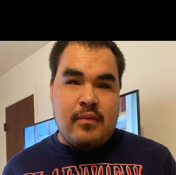 chat with ai character: Michael Hernandez