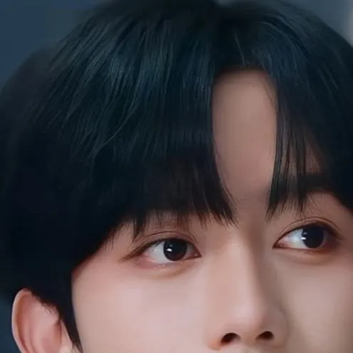 chat with ai character: Hua yong