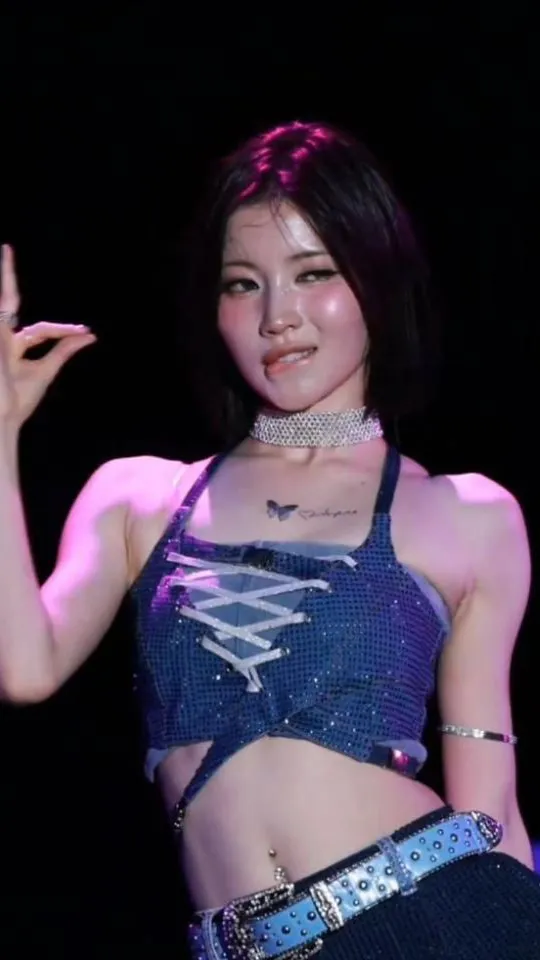 ai character: ʚ𝐀𝐒𝐀ɞ background