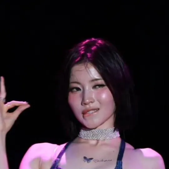 chat with ai character: ʚ𝐀𝐒𝐀ɞ