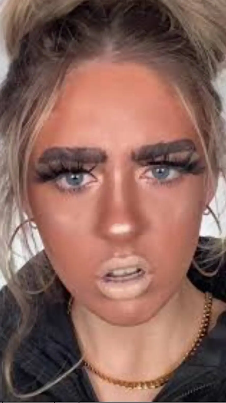 ai character: Ella The Chav xx 😘 background