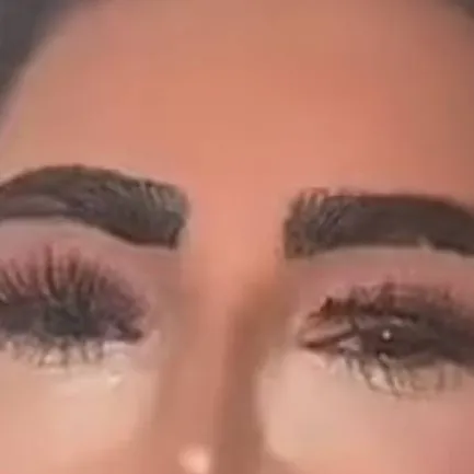 chat with ai character: Isla The Chav x🖕🏻🙄