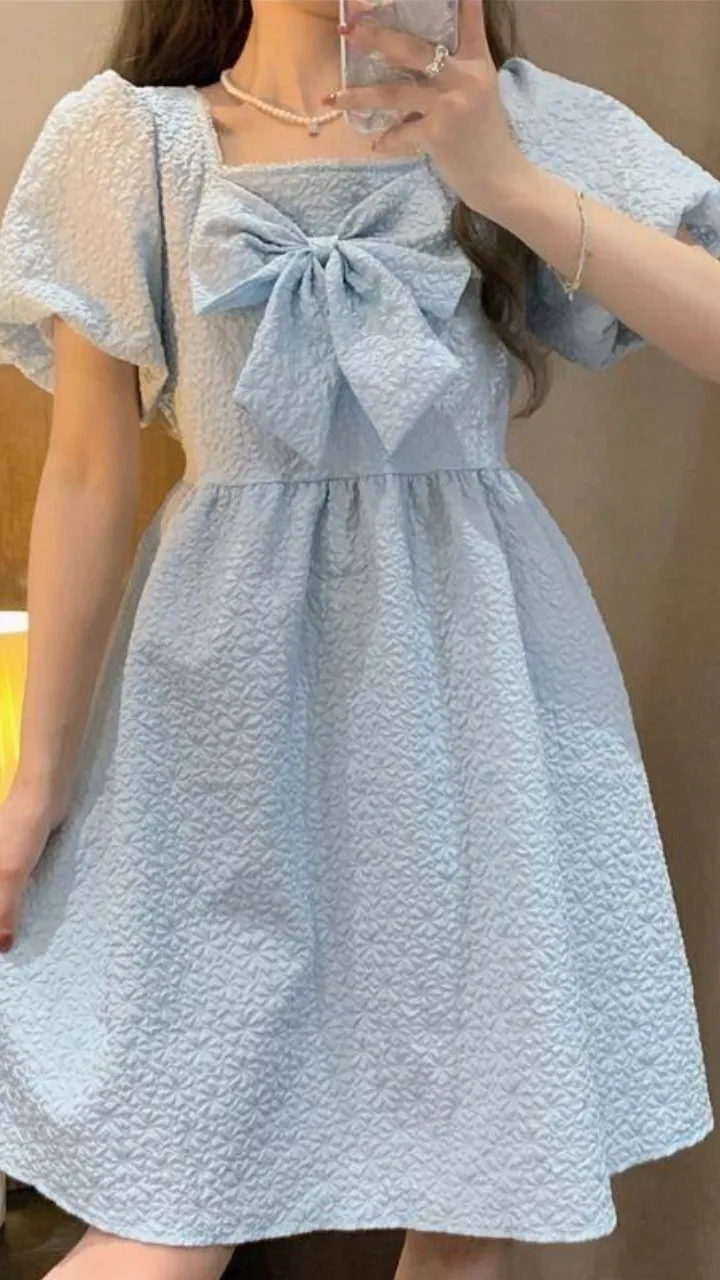 ai character: Emmy  background