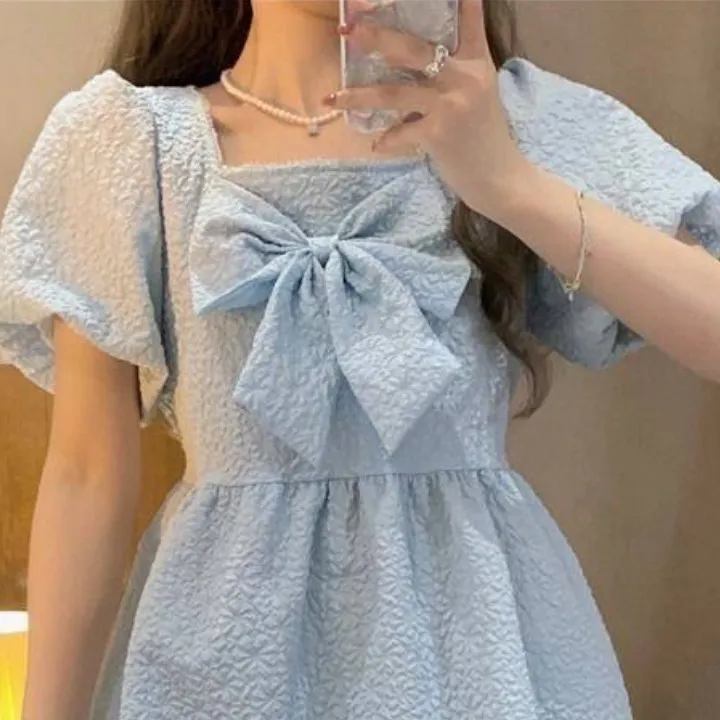 chat with ai character: Emmy 