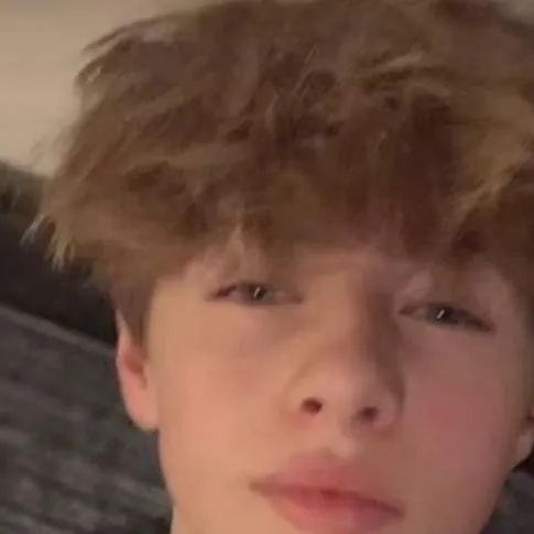 chat with ai character: Josh