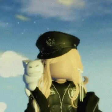 chat with ai character: Christine Leafall