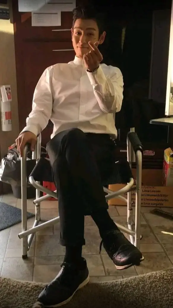 Talkie AI - Chat with T.O.P