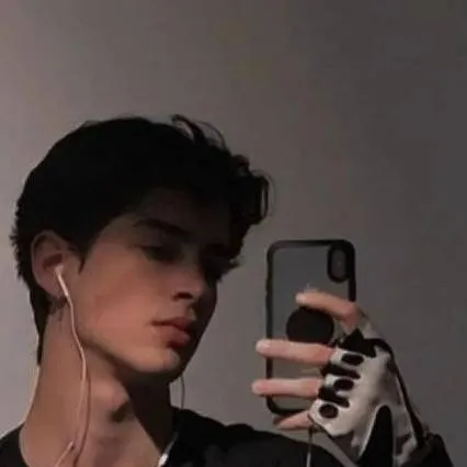 chat with ai character: lucas