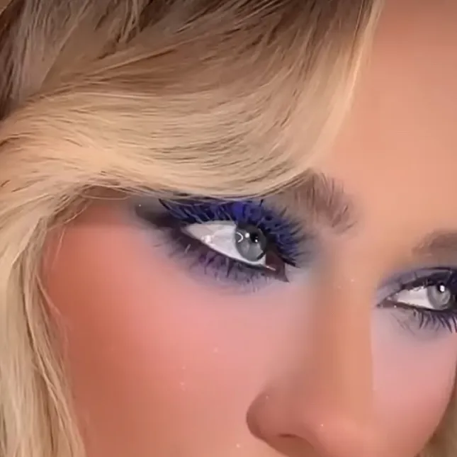 chat with ai character: Your makeup artist