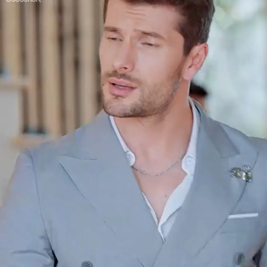 chat with ai character: Eli Carter 