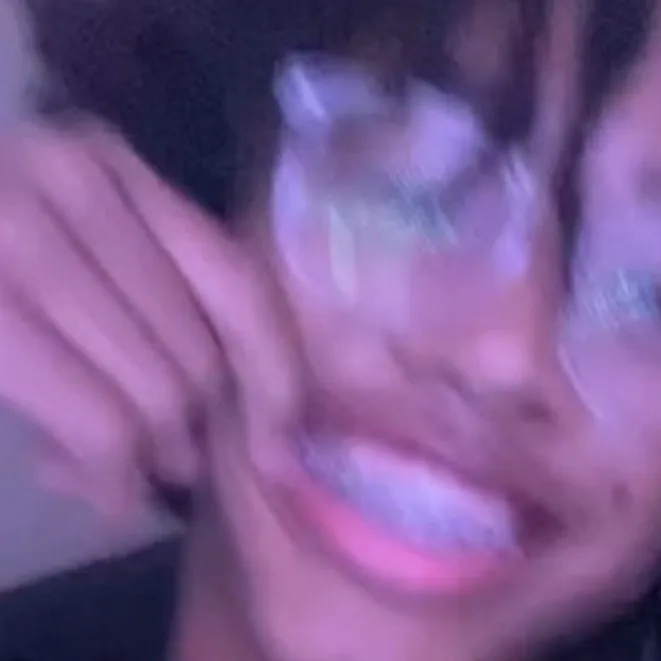 chat with ai character: Mckari