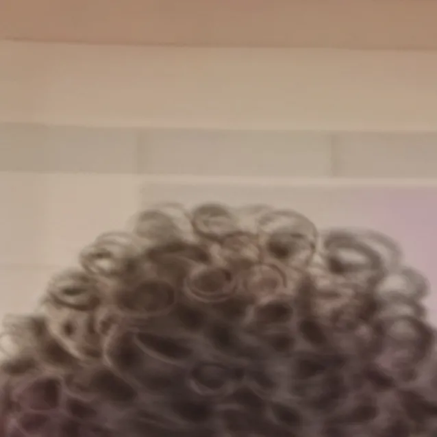 chat with ai character: reggie