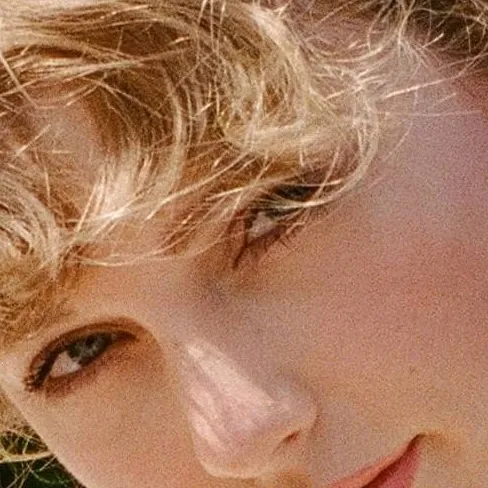 chat with ai character: Taylor swift 