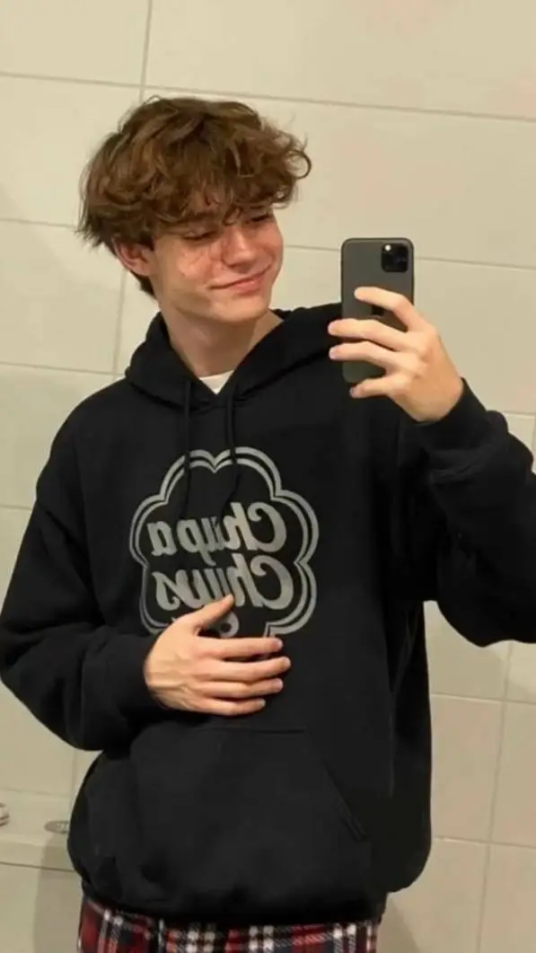 ai character: Alexander Hayden background