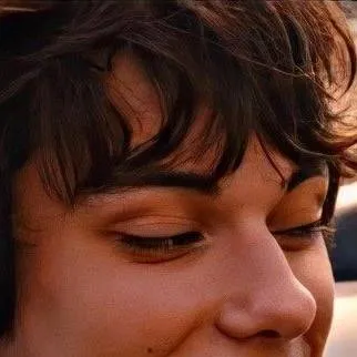 chat with ai character: -Rodrick Heffley-