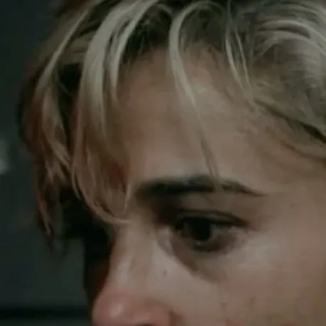 chat with ai character: Skye Riley 