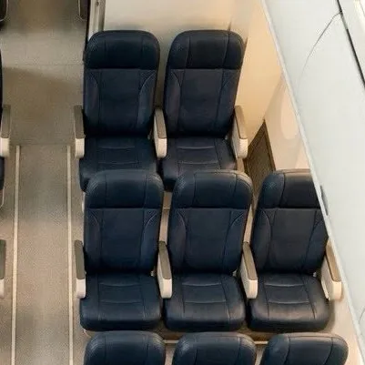 chat with ai character: Hawkins airplane